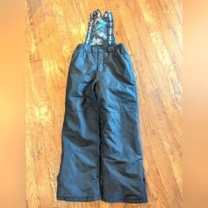 OshKosh Black insulated Winter snow pants, Ski Pants black Youth size 12